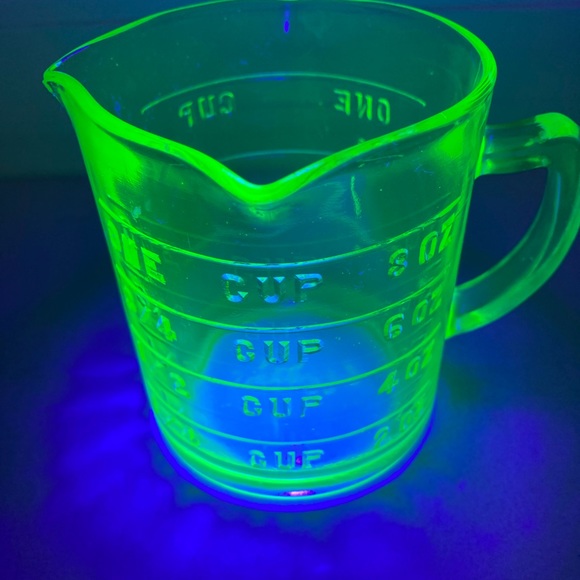 Kellogg’s Depression Glass Measuring Cup - Picture 7 of 8
